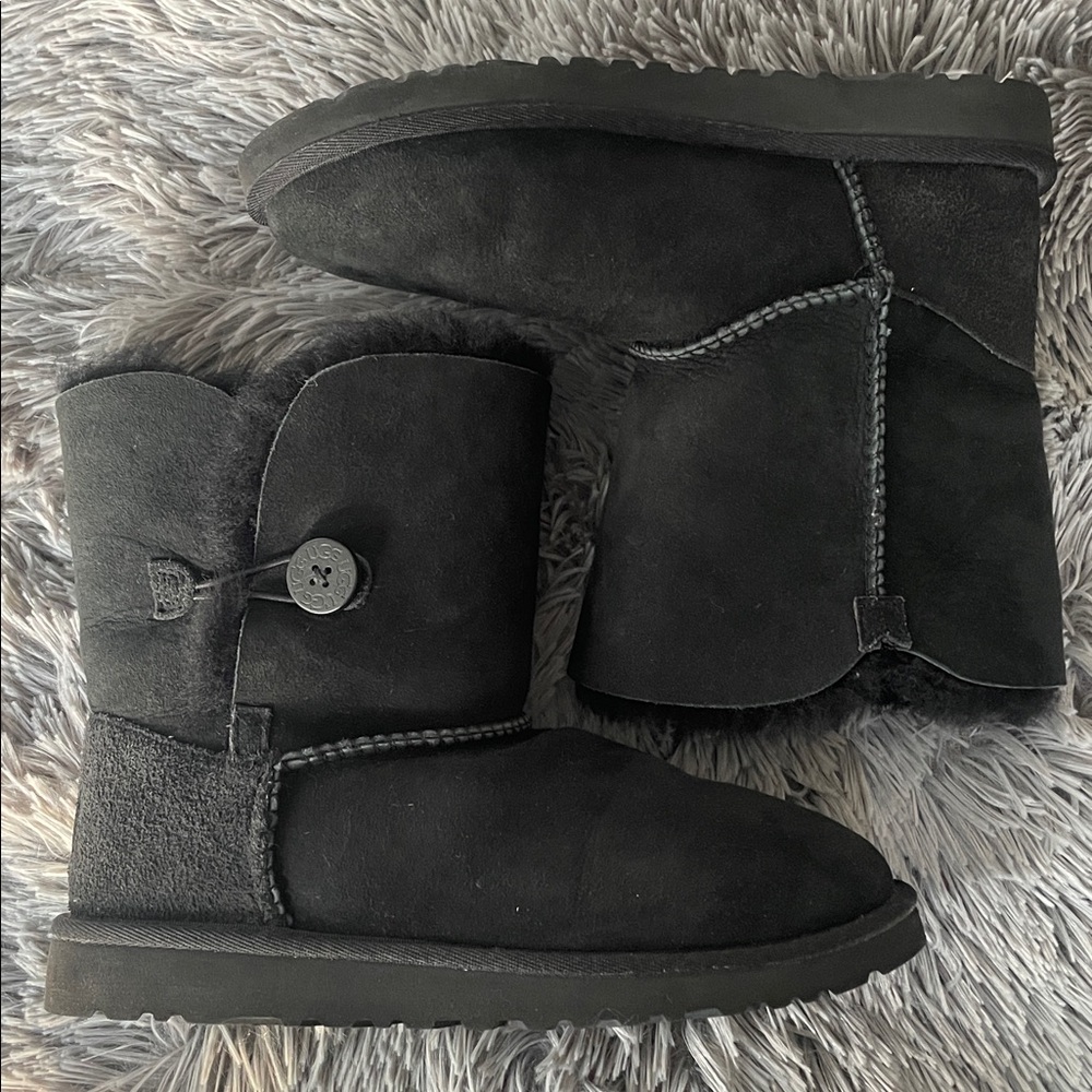 UGG Bailey Button II - Picture 5 of 16